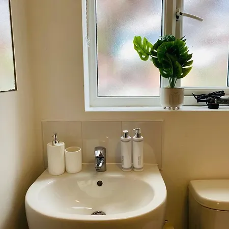 Modern, Stylish And Central *