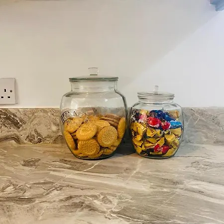 Modern, Stylish And Central Privat bolig *