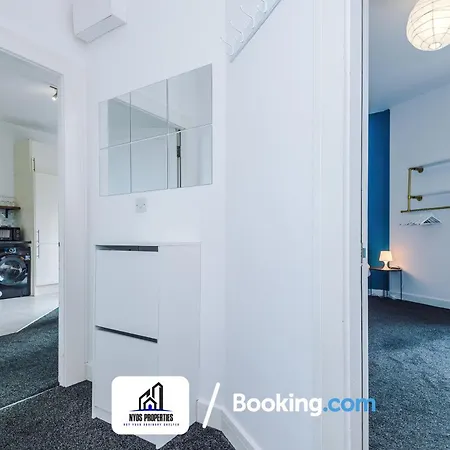 Media City Apt Sleeps8, 25 Percent Off For Monthly Stays, Business & Leisure Διαμέρισμα *