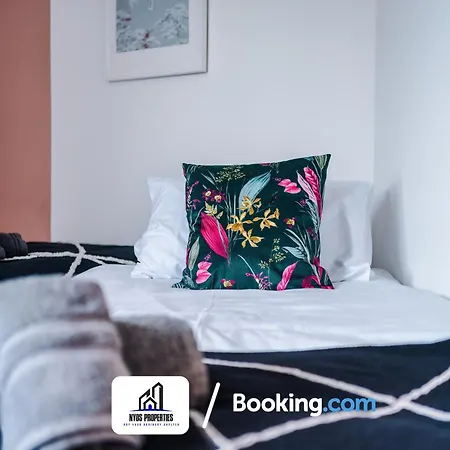 Last-minute Offer L Salford L United Kingdom L Nyos Short Lets & Serviced - Perfect For Business & Leisure Apartment