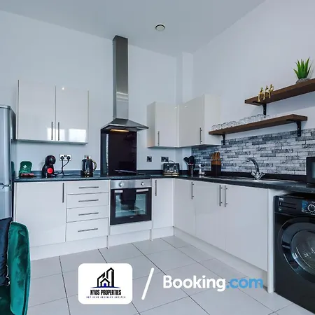Last-minute Offer L Salford L United Kingdom L Nyos Short Lets & Serviced - Perfect For Business & Leisure Apartment Manchester