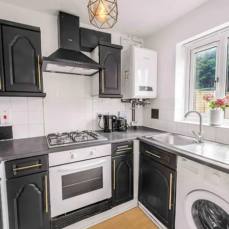 Feriehus Centre House, Perfect For Long Stays! Parking, Wifi, Outdoor Space