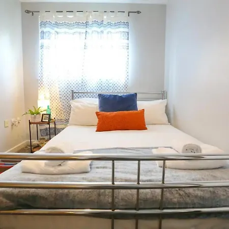 2bed Flat - Free Parking - Etihad Co-op Live - Pass The Keys