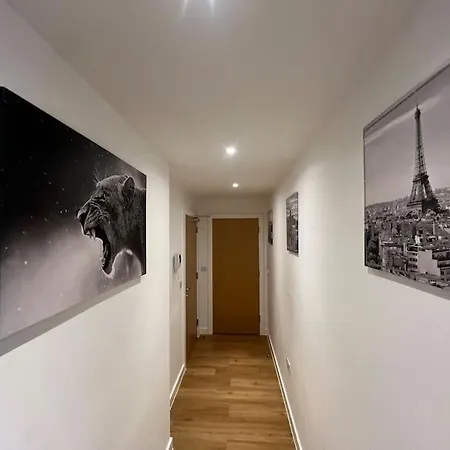 2 Bed Corner With Gym *