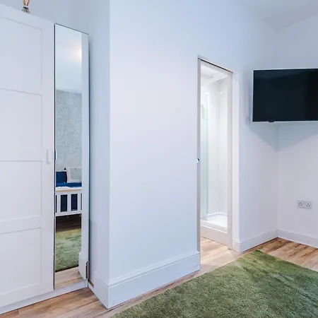Semesterbostad 4 Bedroom Victorian House *