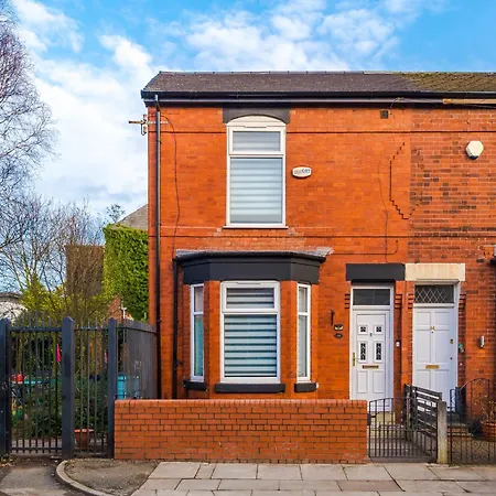 Nyaraló 4 Bedroom Victorian House *