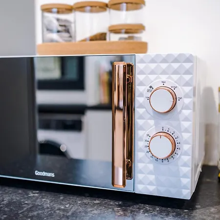 4 Bedroom Victorian House * Manchester