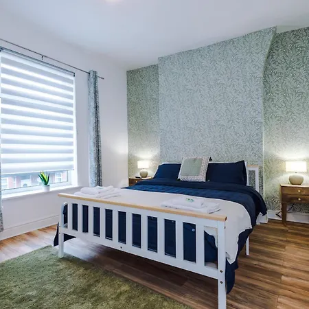 4 Bedroom Victorian House *