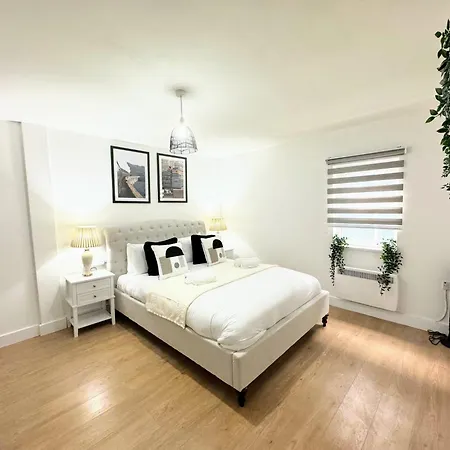 By Bevolve - Centre Apartment Manchester