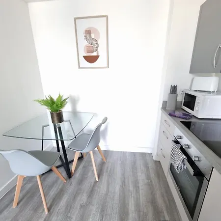 Impeccable 1br Flat In Hébergement de vacances