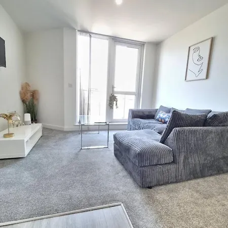 Impeccable 1br Flat In