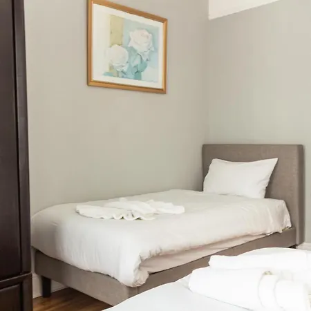 Pensión Spacious 3 - Private For 3