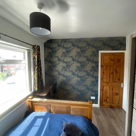 Homestay Charming Urban Retreat *