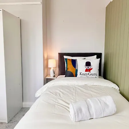 Kozyguru Spacious 3 Bedroom 8ppl Hse 50% Off Long *