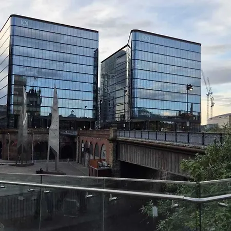 Daire Penthouse- 2 Bedroom Manchester