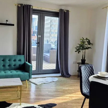 Penthouse- 2 Bedroom Apartment Manchester