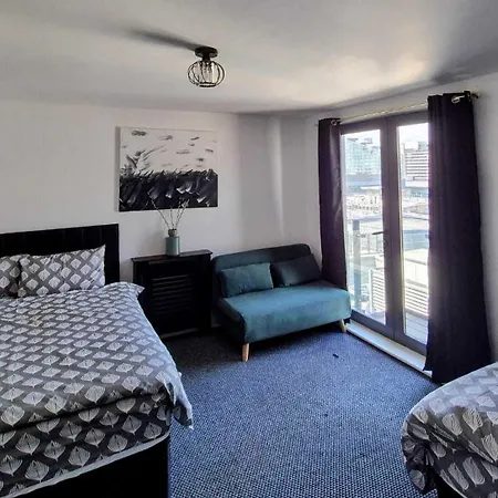 Apartment Penthouse- 2 Bedroom Manchester