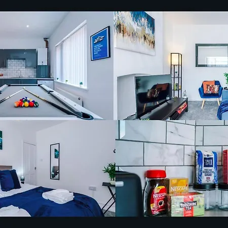 펜션 3 Bedroom House With Pool Table And Free Parking - Perfect For Contractors *