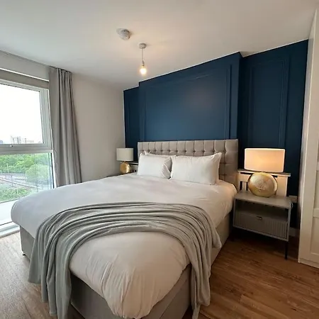 Beautiful Waterside Near Old Trafford Apartment *