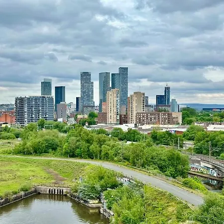 Beautiful Waterside Near Old Trafford * Manchester