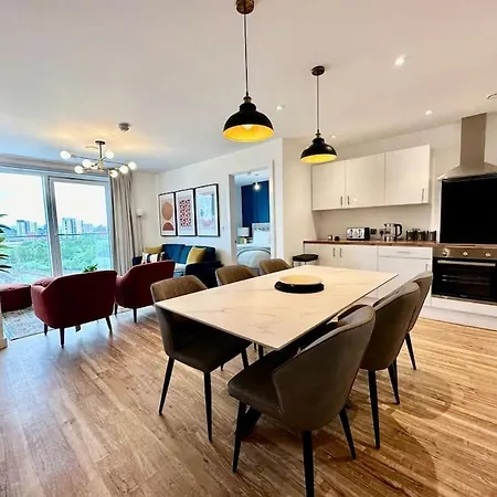 Beautiful Waterside Near Old Trafford * Manchester