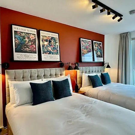 Beautiful Waterside Near Old Trafford *