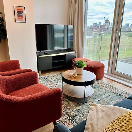 Beautiful Waterside Near Old Trafford * Manchester
