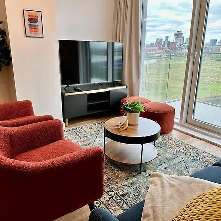 Beautiful Waterside Near Old Trafford * Manchester