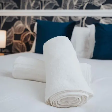 Spacious 3br - Pool Table - Games - Sleeps 9 別荘 *