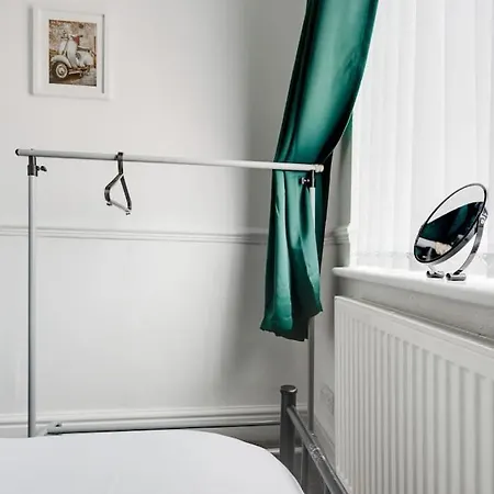 Spacious 3br - Pool Table - Games - Sleeps 9