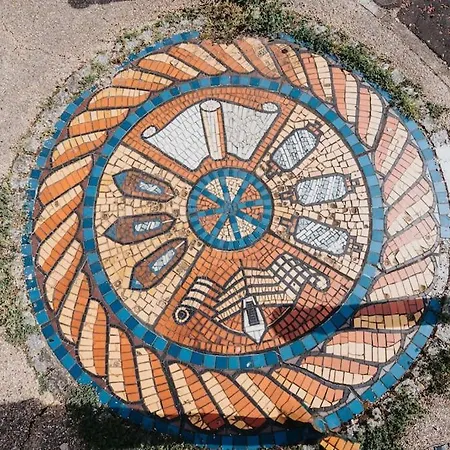 Spacious 3br - Pool Table - Games - Sleeps 9 *