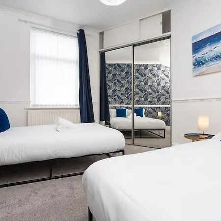 Spacious 3br - Pool Table - Games - Sleeps 9 Manchester