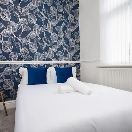 Spacious 3br - Pool Table - Games - Sleeps 9 Manchester