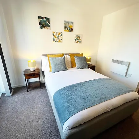 2 Bed Sportcity Opposite Etihad Stadium & Coop Live Apartment Manchester