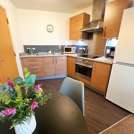 Apartment 2 Bed Sportcity Opposite Etihad Stadium & Coop Live *