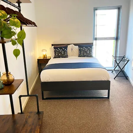 2 Bed Sportcity Opposite Etihad Stadium & Coop Live Apartment Manchester