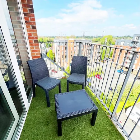 2 Bed Sportcity Opposite Etihad Stadium & Coop Live Apartment Manchester