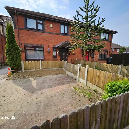 Brigstock Holidays House * Manchester