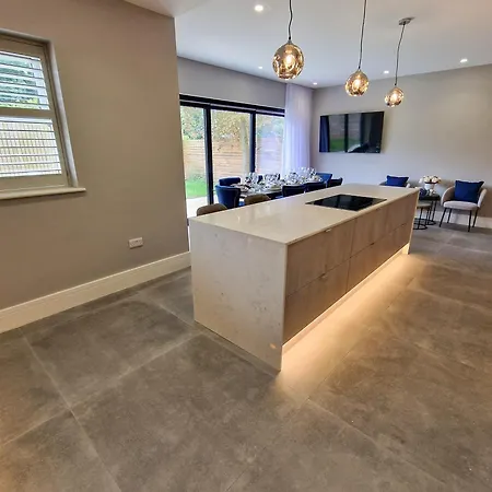 Luxury 5 Star Didsbury By Superhost Holiday home *