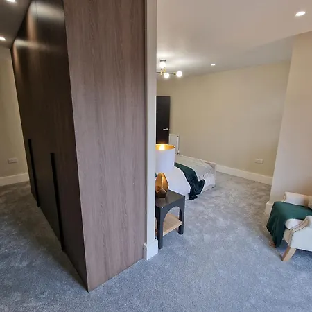 Luxury 5 Star Didsbury By Superhost Holiday home *
