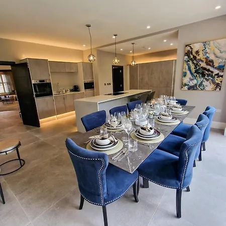 Luxury 5 Star Didsbury By Superhost *