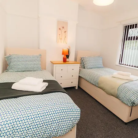 Hotel Sleek Shared Abode Sleeps 2 Guests Manchester