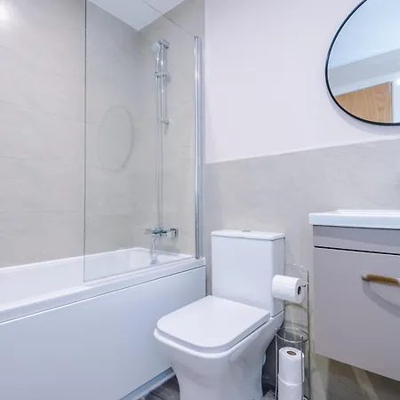 2bed Apartment, Near Bus Stop מנצ'סטר