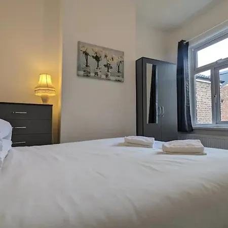 Ashfield 3 Bed 1 Bath Longsight Manchester