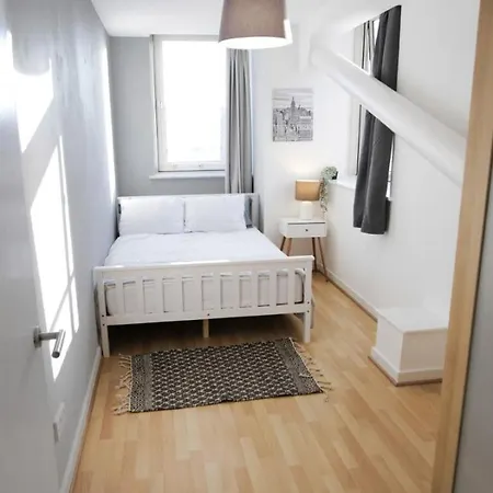 Spacious Centre 5 Guests Long Appartement *