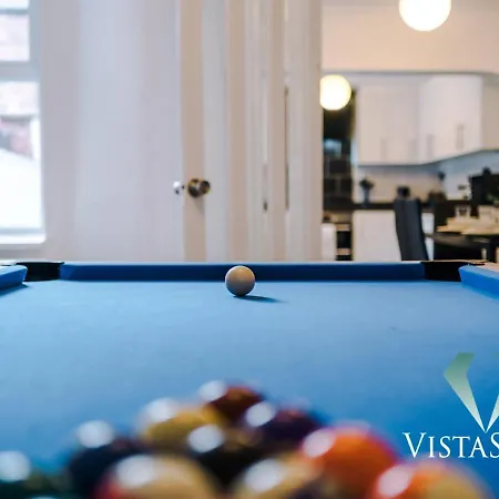 Feriehus Modern 3bdr House By Vista Short Lets & Serviced Salford With Parking & Pool Table Manchester