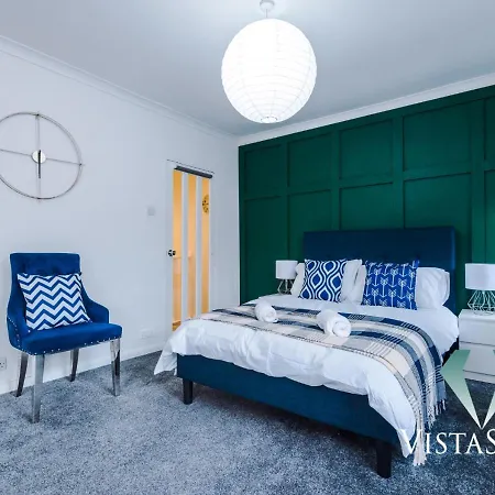 Feriehus Modern 3bdr House By Vista Short Lets & Serviced Salford With Parking & Pool Table Manchester