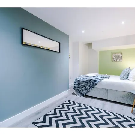 The Ecclesian Deluxe Near Trafford Centre Eccles Train Station Apartment Manchester