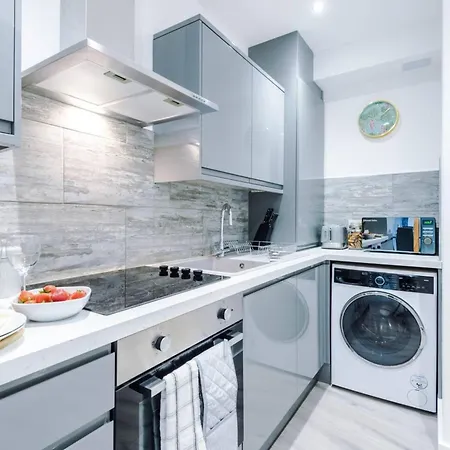 Apartment The Ecclesian Deluxe Near Trafford Centre Eccles Train Station Manchester