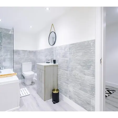 The Ecclesian Deluxe Near Trafford Centre Eccles Train Station Apartment